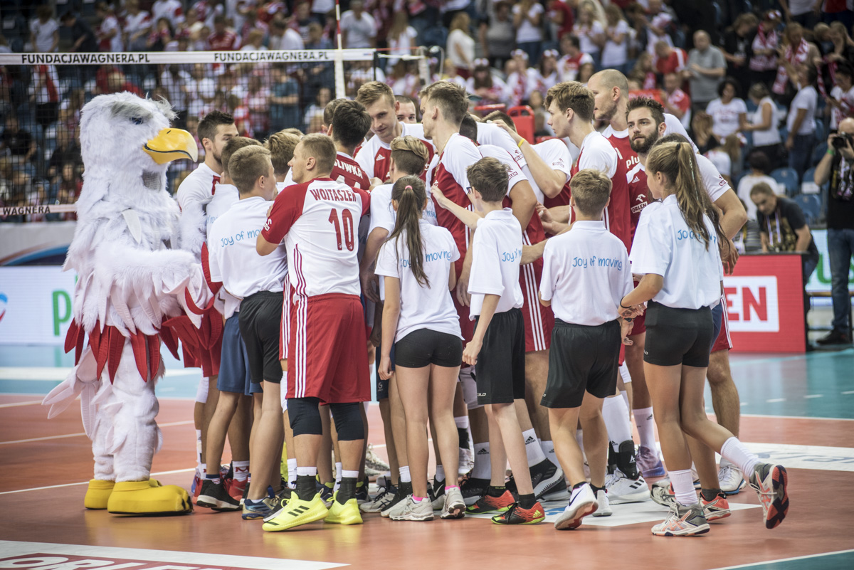 Eskorta Kinder+Sport na Memoriale Wagnera