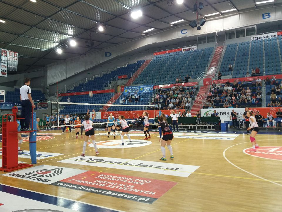 O awans do I ligi siatkarek: zwycięstwa UKS Szóstki i Bluesoft Mazovii