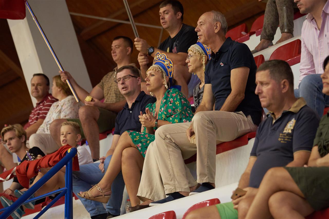 MEJ: program półfinałów