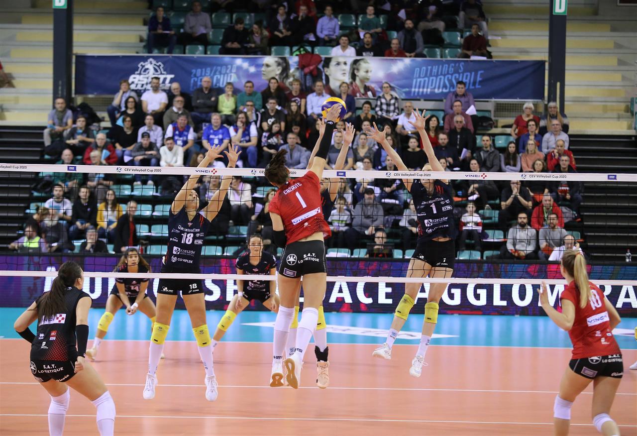 Puchar CEV: ASPTT Miluza - Developres SkyRes Rzeszów 3:2 i złoty set