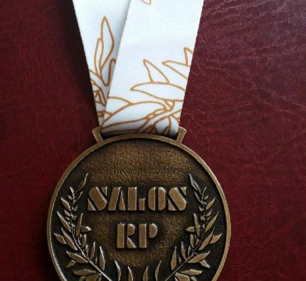 Pamiątkowy medal i list gratulacyjny dla Prezesa Jacka Kasprzyka