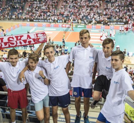 Eskorta Kinder+Sport na Memoriale Wagnera