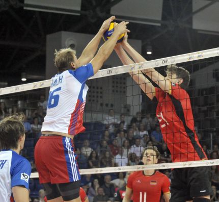 Germany strike three in a row to make EuroVolley quarterfinals 