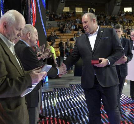 Zasłużeni trenerzy uhonorowani podczas PP we Wrocławiu