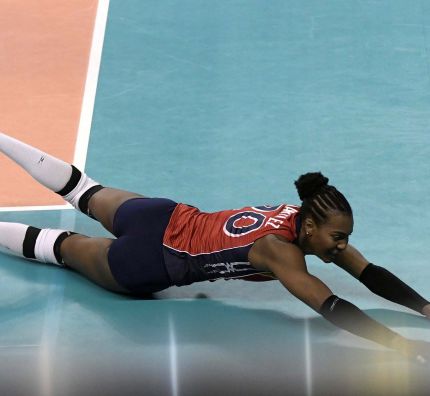 Siatkarska Liga Narodów, Wałbrzych Polska - Dominikana