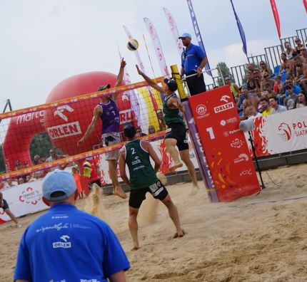 brozyniak-janiak-z-pucharem-polski-w-ramach-plazy-open-2018