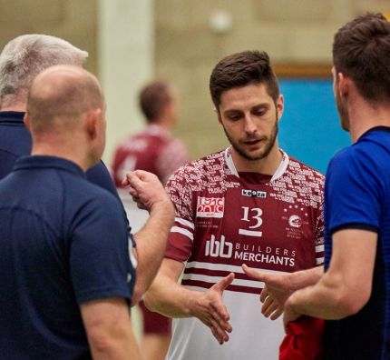 Trzy historyczne motywy na strojach IBB Polonii Londyn