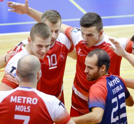 Metro pokonuje UKS Centrum Augustów!