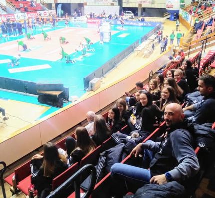 Kadra minikadetek na meczu w Olsztynie