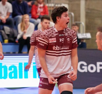 Niepokonana IBB Polonia Londyn