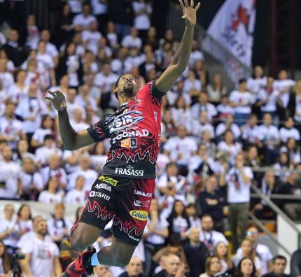 Perugia ucieka spod topora