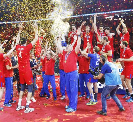 Siergiej Szlapnikow nie jest już trenerem siatkarzy Rosji