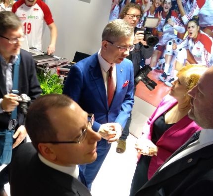 - Sport to znakomity sposób, żeby budować markę swojego miasta poza granicami kraju. Promowanie się na największych europejskich targach turystycznych poprzez siatkówkę uważam za fantastyczny pomysł - mówił nam na ITB w Berlinie Waldemar Bojarun, wiceprezydent Katowic