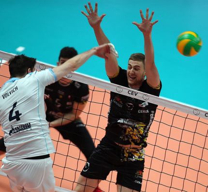 LM: Zenit Kazań - Trefl Gdańsk 2:3 i 15:12 w złotym secie