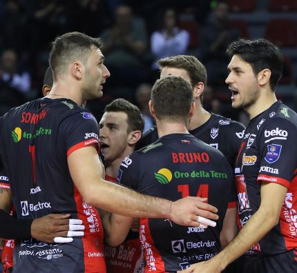 Półfinał Ligi Mistrzów: PGE Skra zagra z Cucine Lube w Atlas Arenie