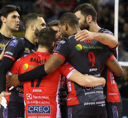 Zespoły Wilfredo Leona i Bartosza Bednorza w finale włoskiej Serie A