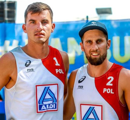 MŚ w siatkówce plażowej: zwycięstwo Fijałka i Bryla