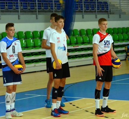 Trenerzy kampów Siatkarskich Ośrodków Szkolnych na start