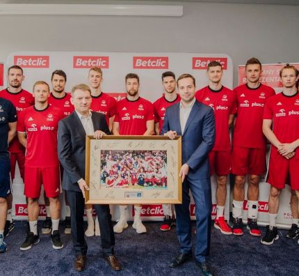 Reigning world champions Poland on a tight schedule