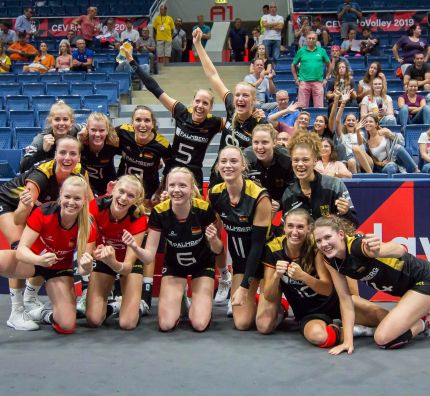 Germany edge Russia in tiebreak to cause first #EuroVolleyW sensation