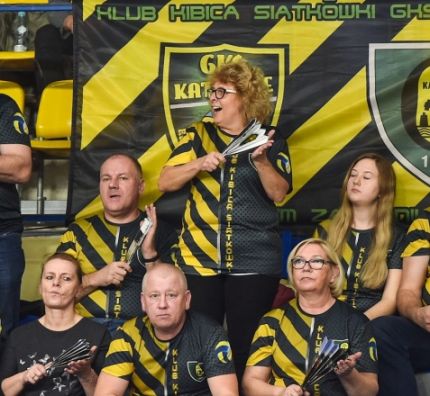 Kibice na pomoc szpitalom