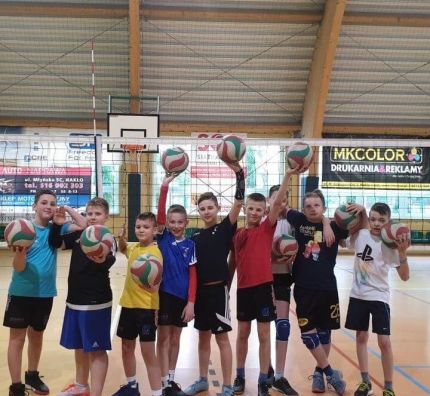 NTS Trójka Nakło działa przy miejscowej Szkole Podstawowej nr 3