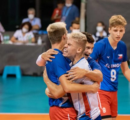 ME U18: Czechy pierwszym finalistą