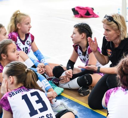 Adeptki siatkówki zagrają pod okiem Małgorzaty Glinki w Miliczu