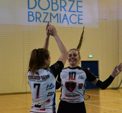 Turnieje półfinałowe II ligi siatkarek - dzień II 