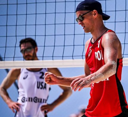 WT Cancun: Dwie pary grają dalej