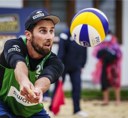 WT Gstaad: Kantor z Łosiakiem rozpoczęli od zwycięstwa