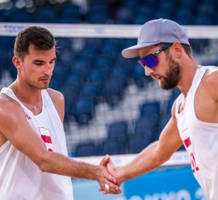 Tokio 2020 - siatkówka plażowa: grają Fijałek i Bryl