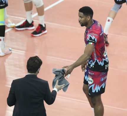 Wilfredo Leon kapitanem Sir Safety Conad Perugia