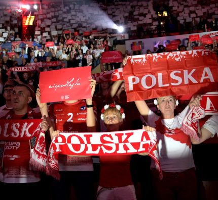 „Niepodległa" zaprasza do wspólnego odśpiewania hymnu