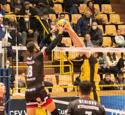 Neftochimik Burgas - PGE Skra Bełchatów 2:3