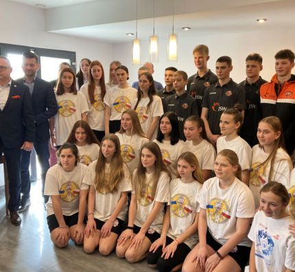 Minister Bortniczuk i Prezes Świderski odwiedzili siatkarską młodzież z Ukrainy