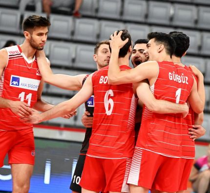 ME U22 - półfinały: Francja i Włochy w finale. Polska zagra o brąz