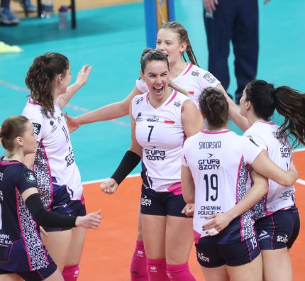 Europejskie puchary: zacięty mecz Chemika, Budowlani z awansem