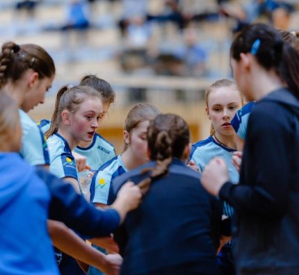 1LK: SMS PZPS Szczyrk I wygrywa w Wieliczce