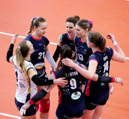 1LK: LOS Nowy Dwór Mazowiecki zgodnie z planem wygrywa za trzy punkty