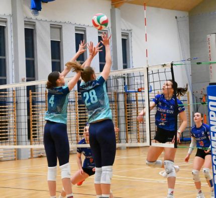 1LK: Uczennice SMS PZPS się postawiły, ale punkty pojechały do Sosnowca