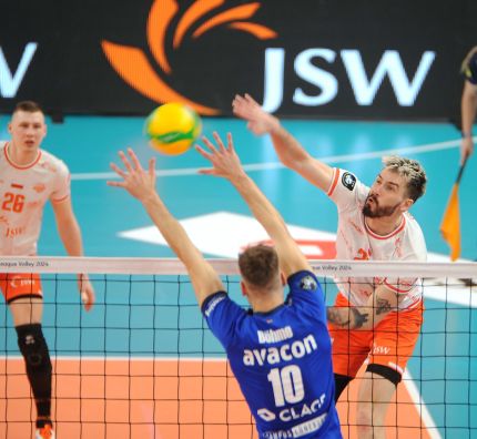 Liga Mistrzów: Jastrzębski w ćwierćfinale, Zaksa zagra w play-offie