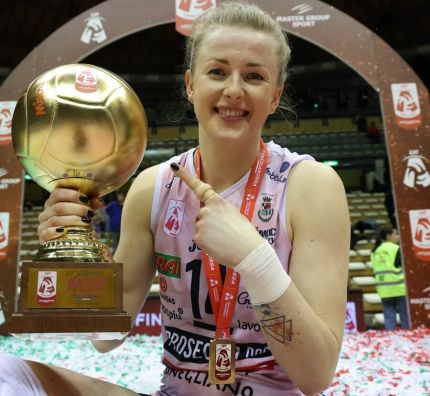 Joanna Wołosz z Pucharem Włoch