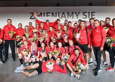 2023-08-09 Powrót medalistów i medalistek Uniwersjady fot. Paweł Skraba